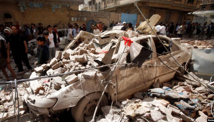 التحالف بقيادة السعودية يقصف مواقع للحوثيين باليمن