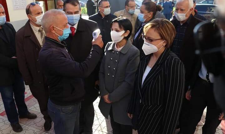 وزيرة التضامن الوطني كريكو رفقة وزيرة البيئة بن حراث