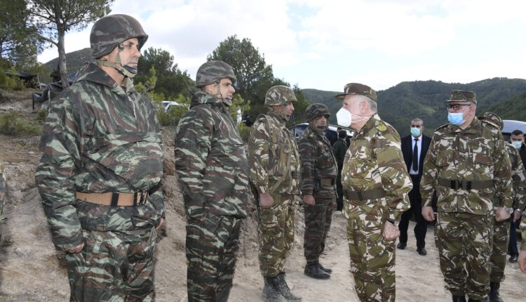 الفريق سنقريحة يزور الوحدات العسكرية في مسلمون