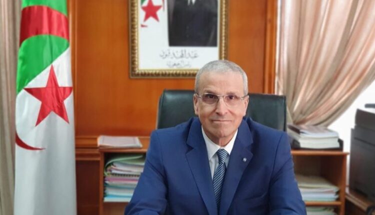 وزير التعليم العالي والبحث العلمي عبد الباقي بن زيان