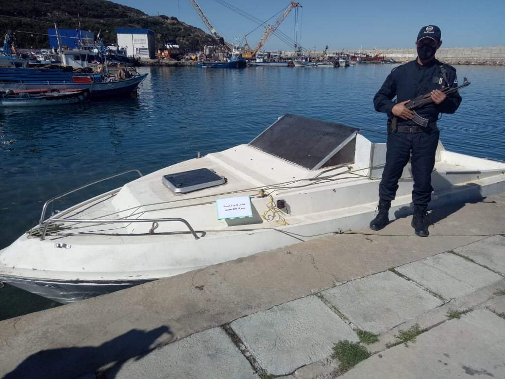 الطارف : توقيف شبكة متخصصة في تنظيم الهجرة غير الشرعية و توقيف 21 شخص