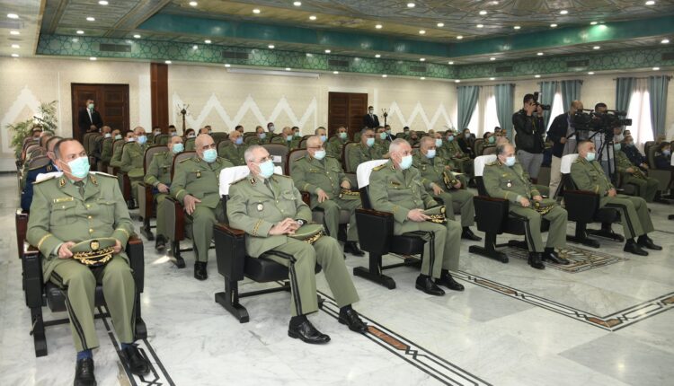 الفريق شنقريحة ينصب بن بيشة أمينا عاما لوزارة الدفاع