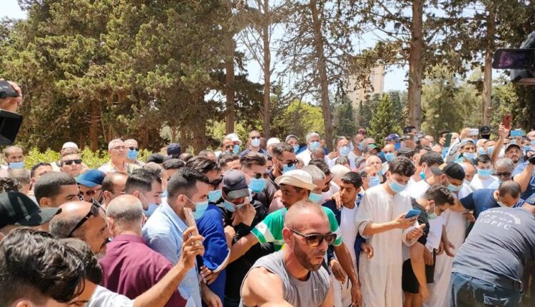 جثمان الإعلامي الراحل "بخليلي "يوارى الثرى بمقبرة قاريدي بالجزائر العاصمة