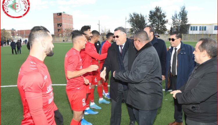 الوالي يحضر مباراة كروية تشجيعا لفريق اتحاد سدراتة