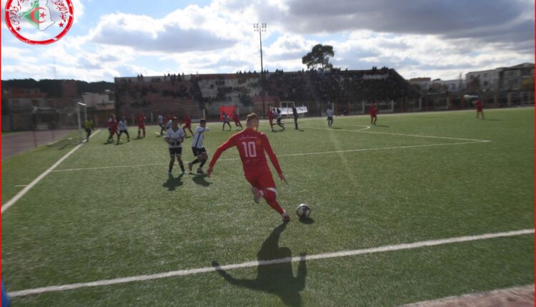 الوالي يحضر مباراة كروية تشجيعا لفريق اتحاد سدراتة