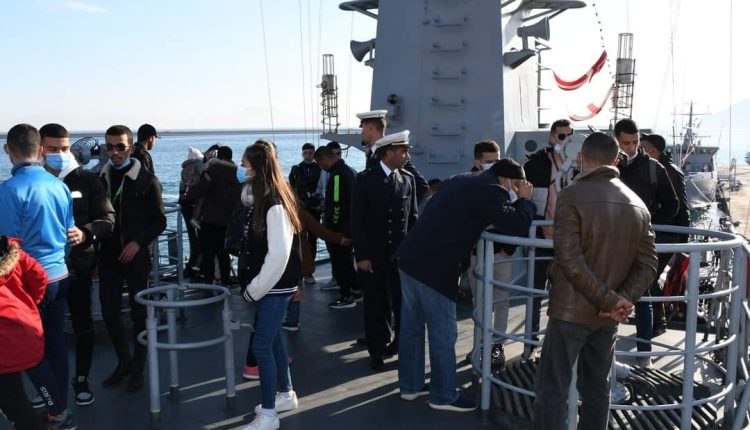 القوات البحرية  الجزائرية تنظم أبوابا مفتوحة على القوات البحرية بالقاعدة البحرية الرئيسية المرسى الكبير بالناحية العسكرية الثانية