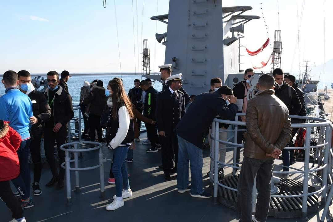 القوات البحرية الجزائرية تنظم أبوابا مفتوحة على القوات البحرية بالقاعدة البحرية الرئيسية المرسى الكبير بالناحية العسكرية الثانية