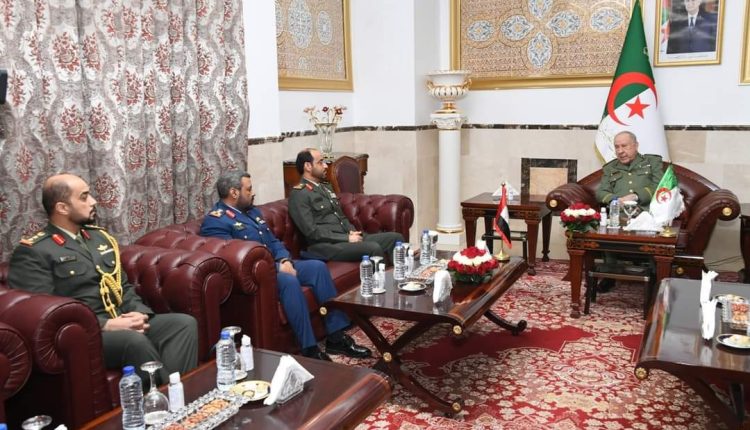 الفريق أول شنقريحة يستقبل اللواء مبارك سعيد الجابري