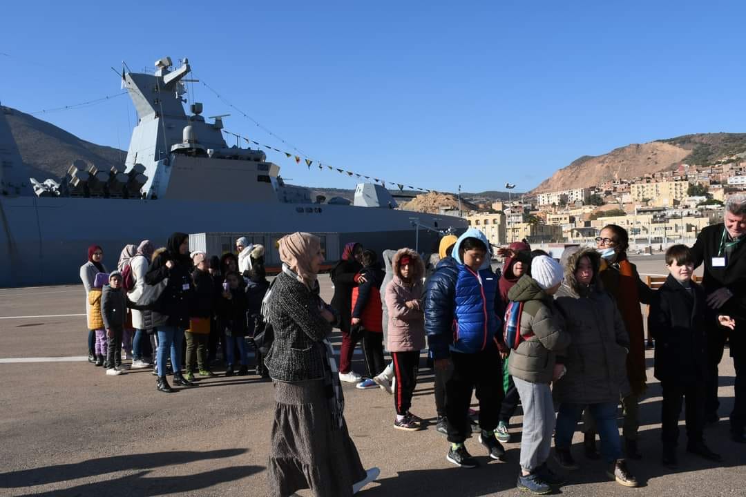 القوات البحرية الجزائرية تنظم أبوابا مفتوحة على القوات البحرية بالقاعدة البحرية الرئيسية المرسى الكبير بالناحية العسكرية الثانية