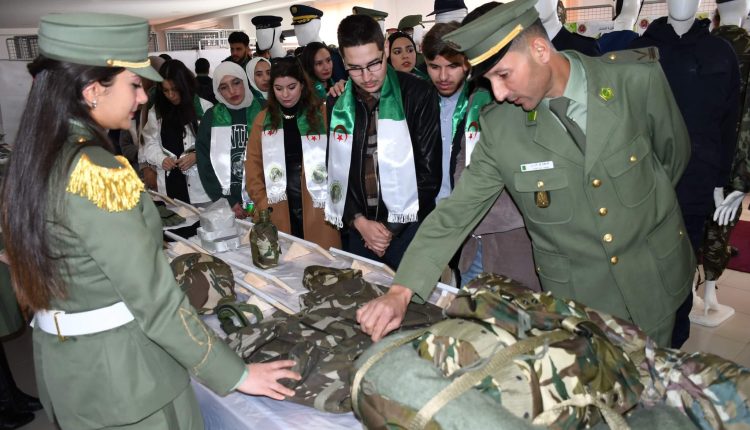 إختتام الأيام الإعلامية حول المدرسة العليا للإدارة العسكرية بوهران