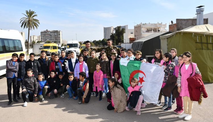 إختتام الأيام الإعلامية حول المدرسة العليا للإدارة العسكرية بوهران