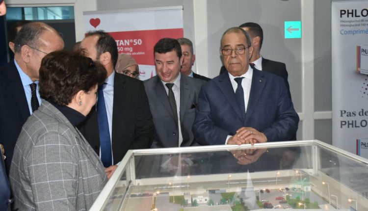 وزير الصناعة الصيدلانية