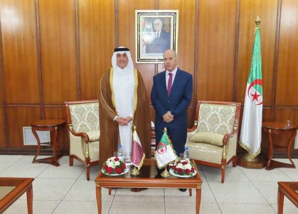 سايحي يعقد جلسة عمل مع سفير دولة قطر بالجزائر-جرية الراية الجزائرية-