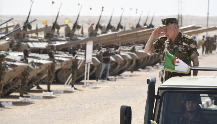 الفريق أول " السعيد شنقريحة " يشرف على تنفيذ تمرين تكتيكي “العزم 2024”