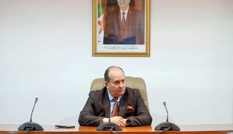 الوزير الأول سيفي غريب